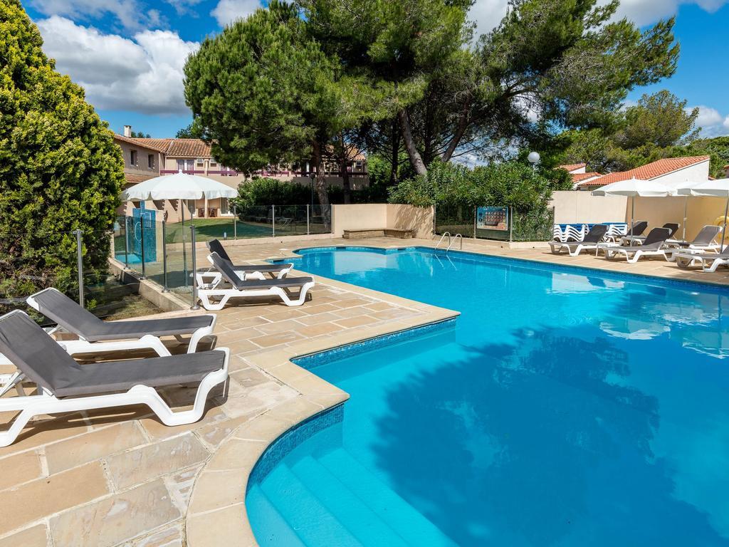Artemia Aigues-Mortes - Hotel Avec Piscine Bagian luar foto