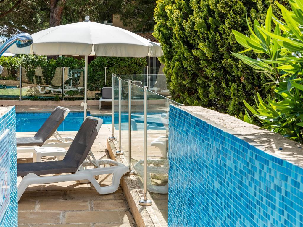 Artemia Aigues-Mortes - Hotel Avec Piscine Bagian luar foto
