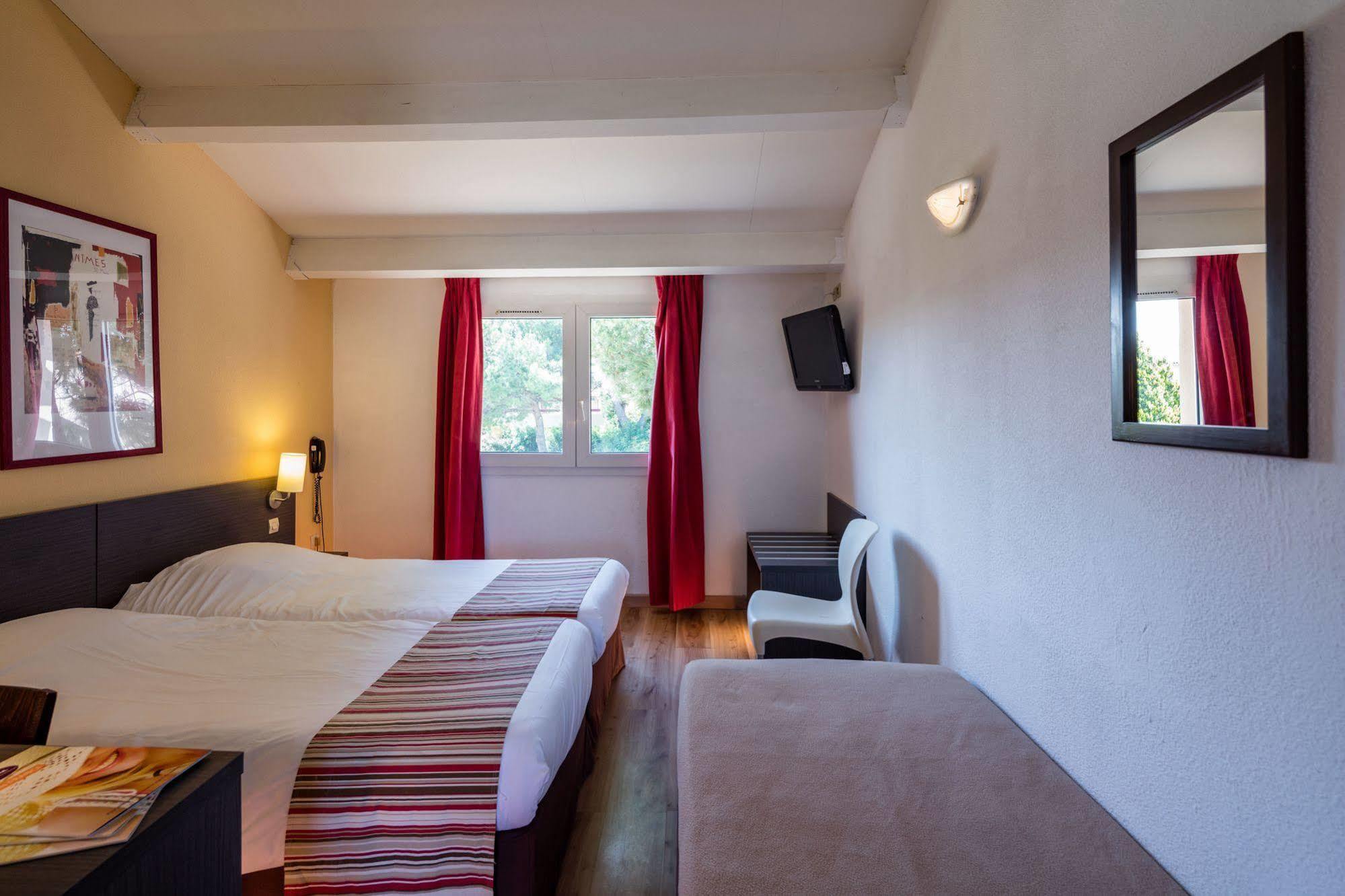 Artemia Aigues-Mortes - Hotel Avec Piscine Bagian luar foto