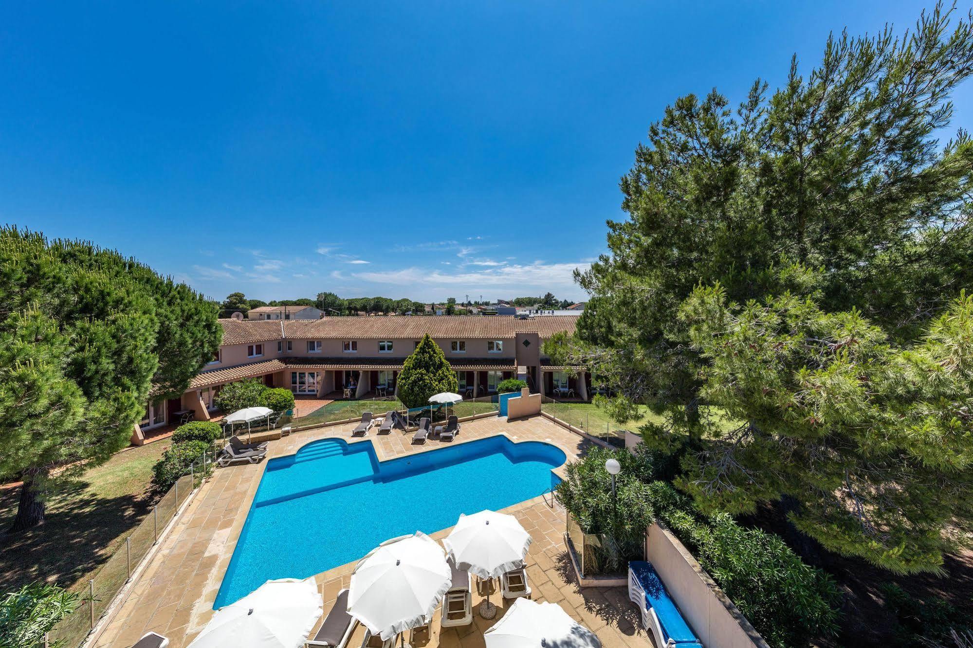 Artemia Aigues-Mortes - Hotel Avec Piscine Bagian luar foto