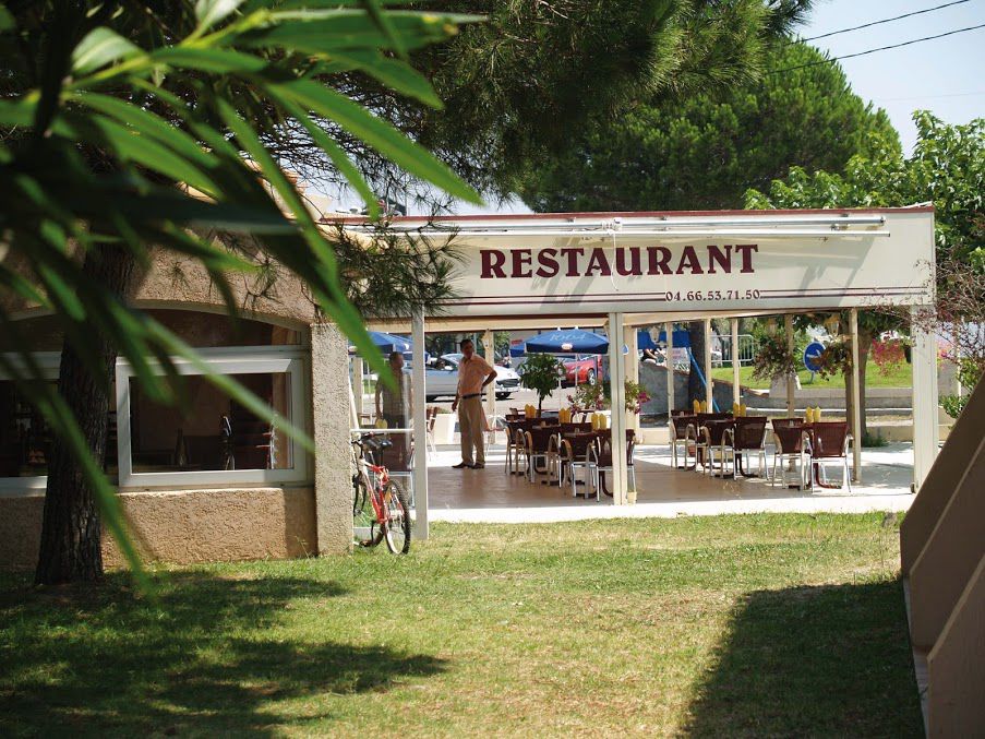 Artemia Aigues-Mortes - Hotel Avec Piscine Bagian luar foto