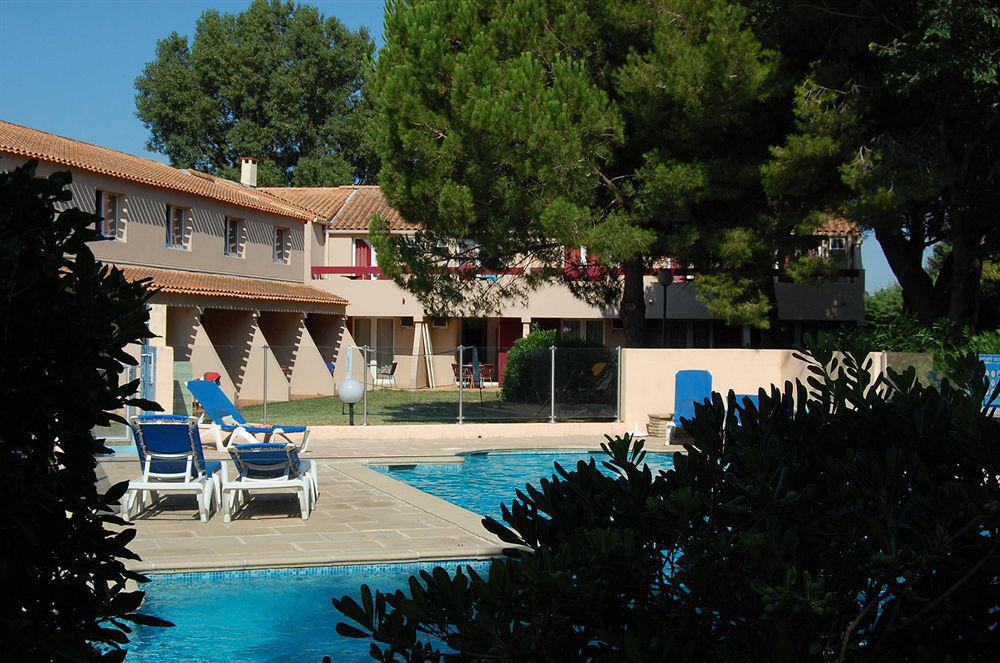 Artemia Aigues-Mortes - Hotel Avec Piscine Bagian luar foto
